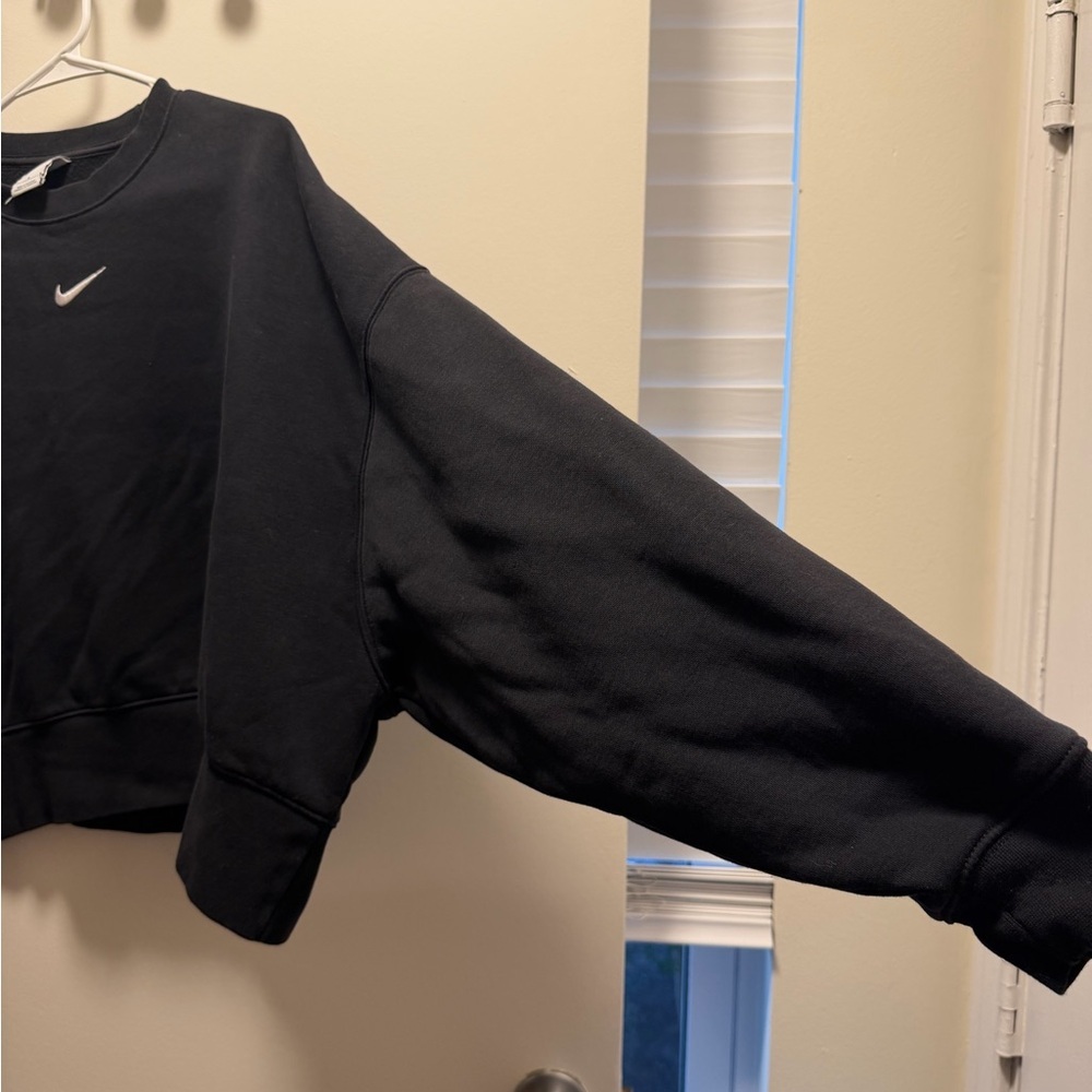 Nike Oversized Cropped Sweatshirt Women's Medium Crewneck Pullover Streetwear - Picture 4 of 15